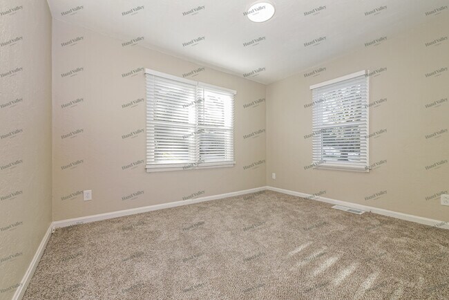 Building Photo - 9500 Haskins St