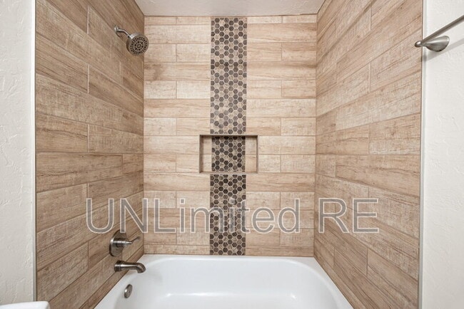 Building Photo - 8430 E Sommer Dr