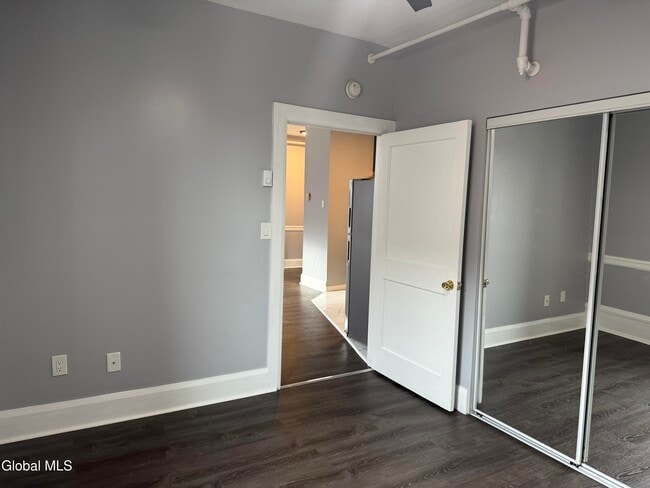 Building Photo - 5 Broadway