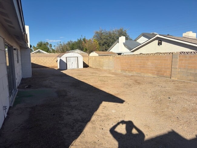 Building Photo - 3Bedroom ranch style home with large backyard