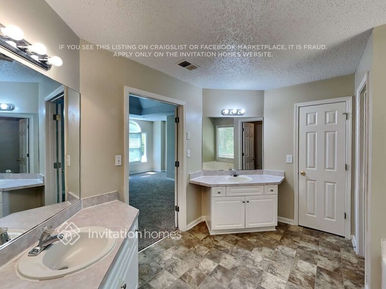 Building Photo - 203 Dene Dr