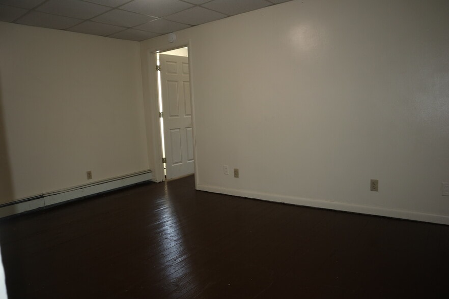 Building Photo - 333 Strawberry Way