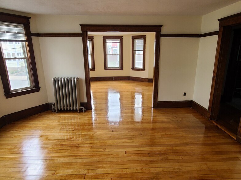 Building Photo - 65 Almont St