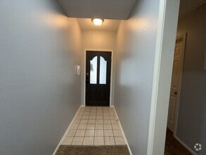 Building Photo - 818 Summit Dr