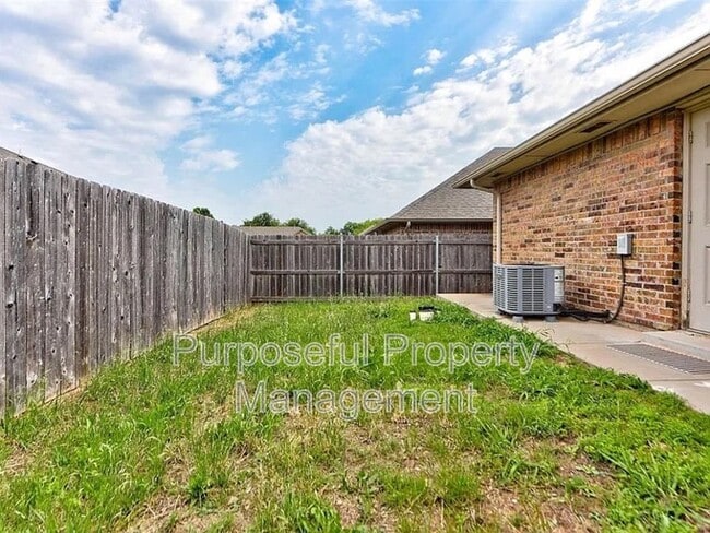 Building Photo - 4309 Edinburg Way