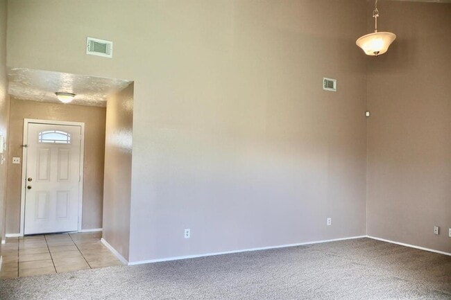 Building Photo - 14054 Bell Towne Dr