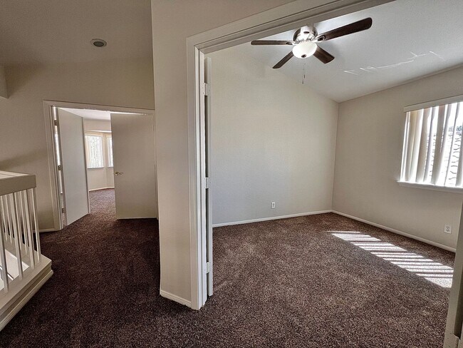 Building Photo - LARGE DESERT SHORES HOME, 4 BD 2.5 BATH, VAULTED CEILINGS, INCREDIBLE VALUE