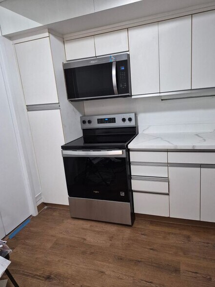 Building Photo - 5000 Town Center Dr