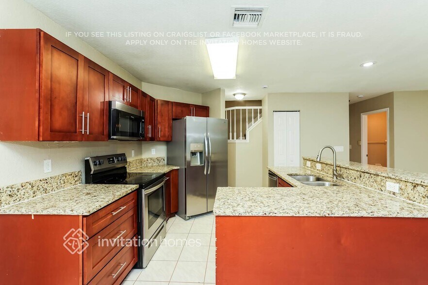 Building Photo - 10254 Serene Meadow Dr N