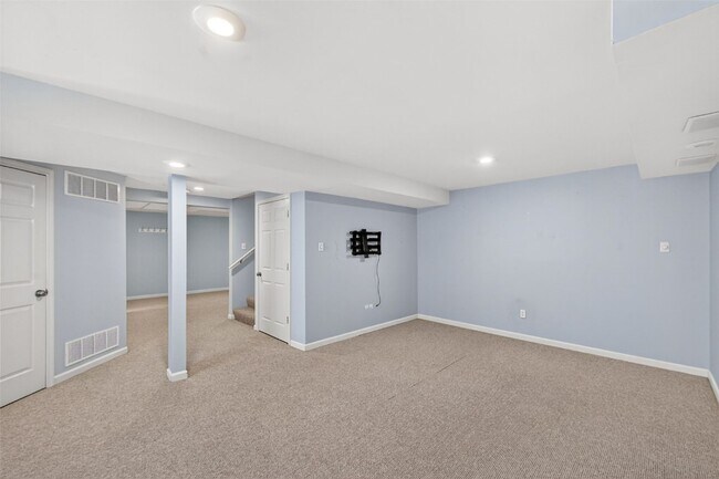 Building Photo - 3275 Simeon Bunker St