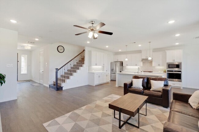 Building Photo - 205 Somerset Dr