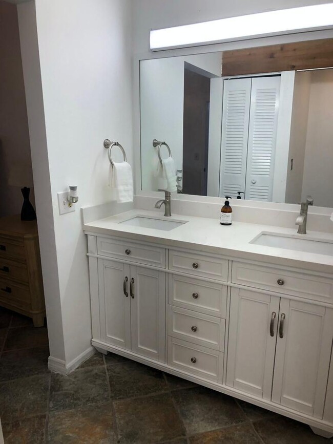 Building Photo - 12745 Westhampton Cir