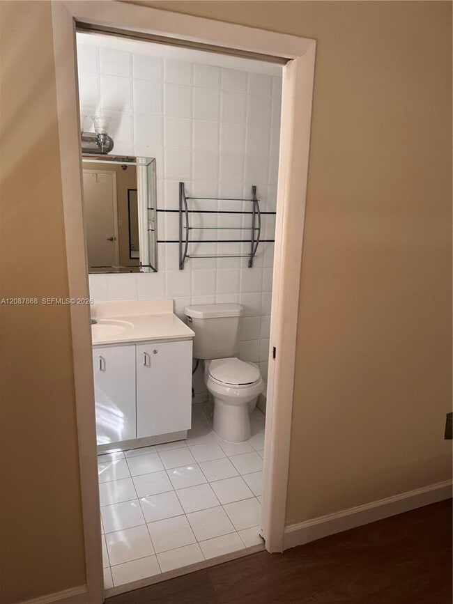 Building Photo - 9900 W Calusa Club Dr