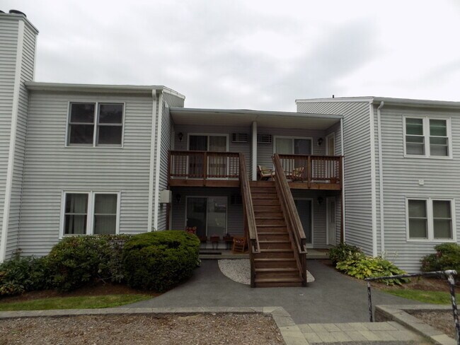 Primary Photo - 34 Valley Dr
