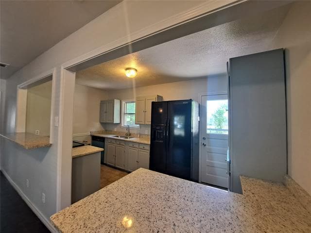Building Photo - 10433 Cayuga Dr
