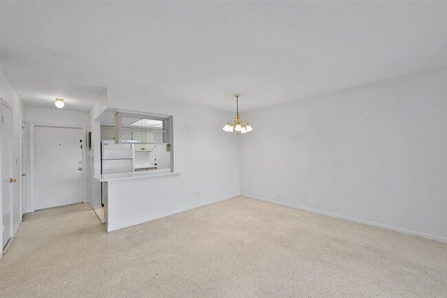 Building Photo - 2624 NE 32nd St