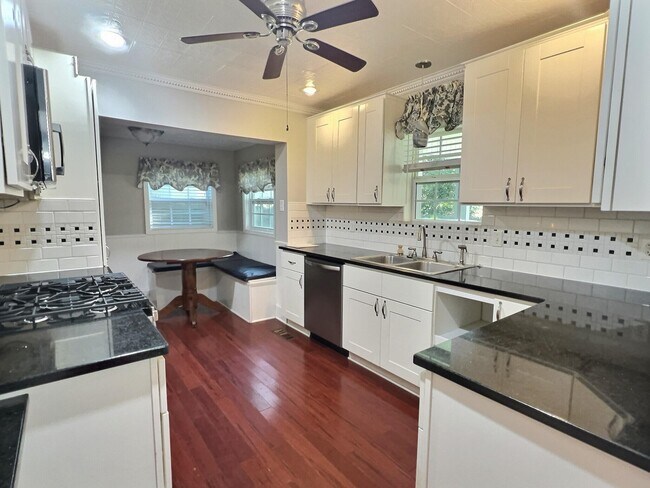 Building Photo - 339 Charleston St SE