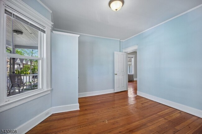 Building Photo - 76 Montague Pl