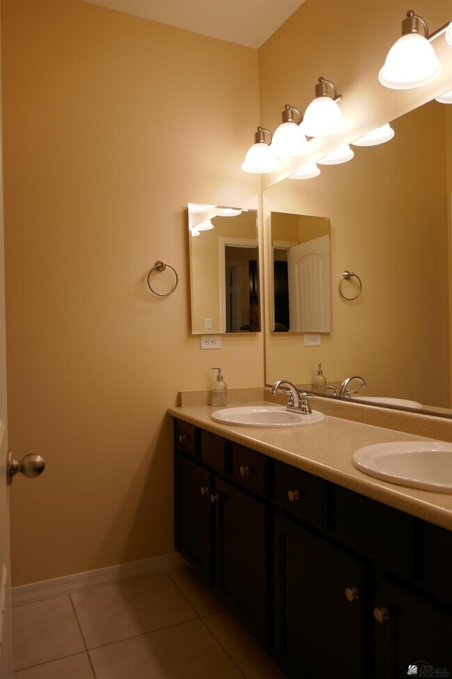 Building Photo - 6549 E 35th Pl