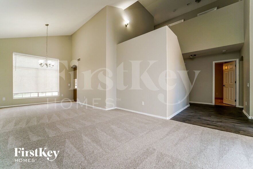 Building Photo - 7741 E Calle Bien Nacida