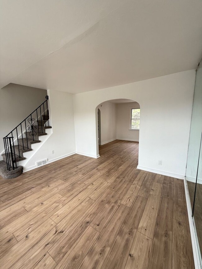 Building Photo - Newly Renovated 3 Bedroom in Swissvale- Spacious Single Family Home!