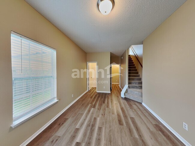 Building Photo - 10709 McClain Dr