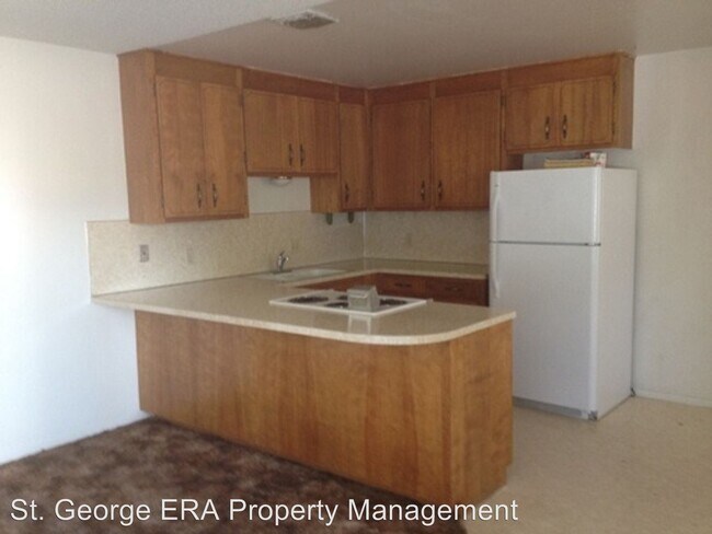 Building Photo - 2 br, 1 bath Apartment - 105 S. 200 W. #1