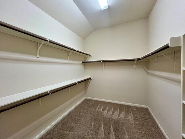 Building Photo - 2644 Hilltop Divide Ln