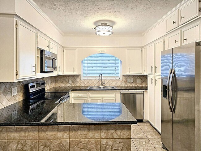 Building Photo - 4414 Gardendale Dr