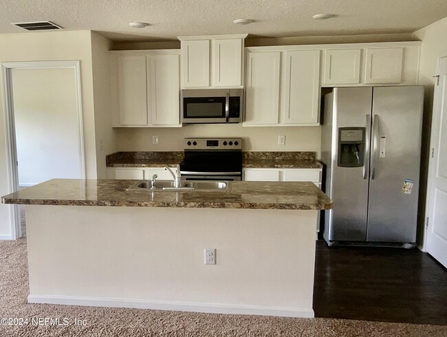 Building Photo - 12024 Sea Grove Pl