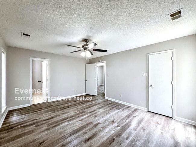 Building Photo - 2947 Crowell St