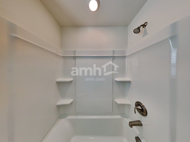 Building Photo - 555 Rivermist Dr
