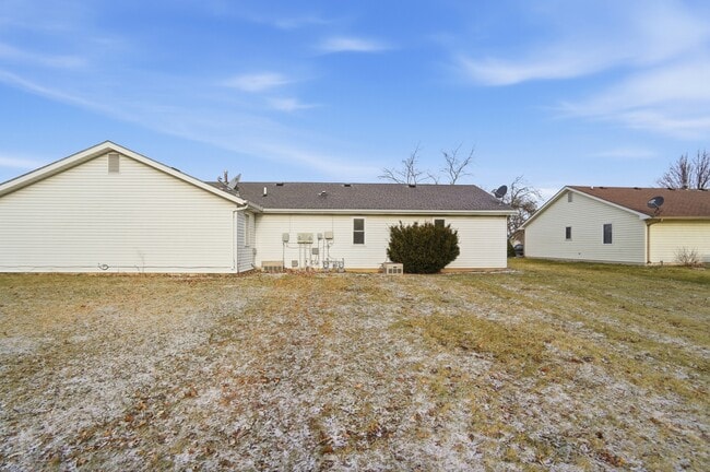 Building Photo - 9412 Vista Park Dr