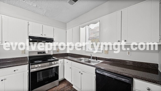 Building Photo - 3712 Firethorne Dr