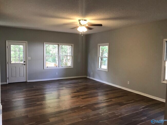 Building Photo - 104 Potomac Cir