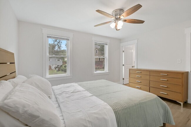 Building Photo - 7900 Heritage Dr