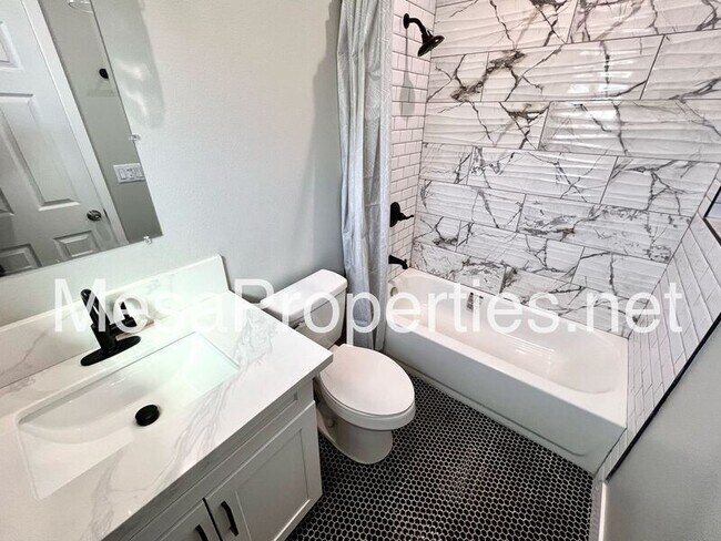 Building Photo - 10152 Cook Ave