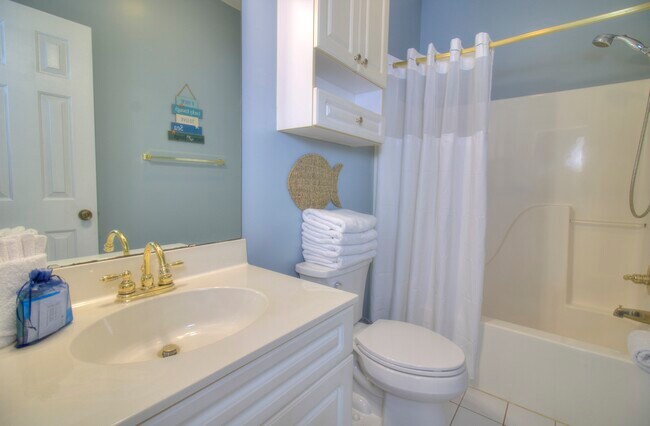 Building Photo - 682 Riverwalk Dr
