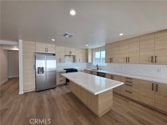 Building Photo - 17103 Kingsbury St