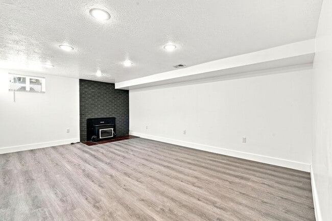 Building Photo - 5256 S 2000 W