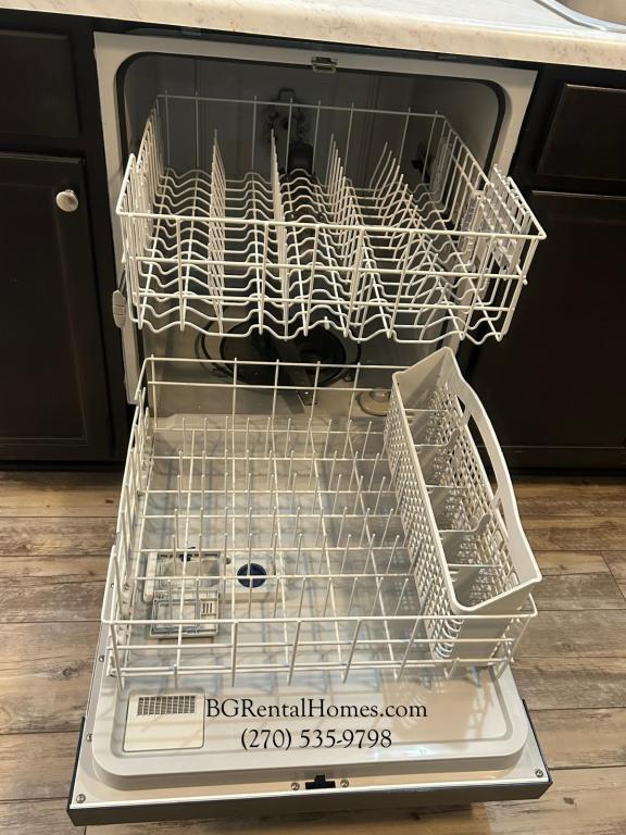 Building Photo - 506 Labrador Dr