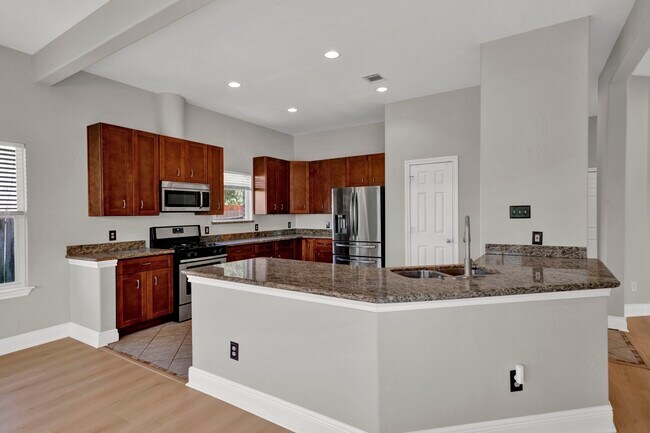 Building Photo - 5395 Kyla Cir