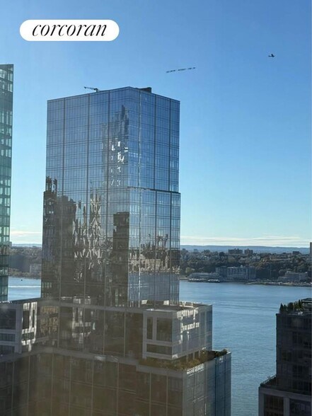 Building Photo - 75 W End Ave