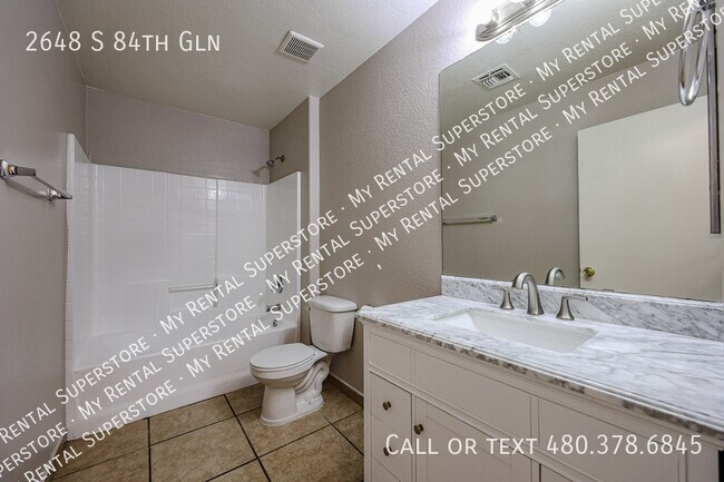 Building Photo - 2648 S 84th Gln