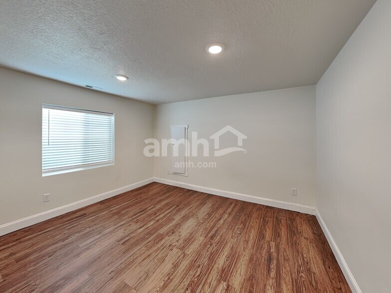 Building Photo - 5998 Verdigris Dr