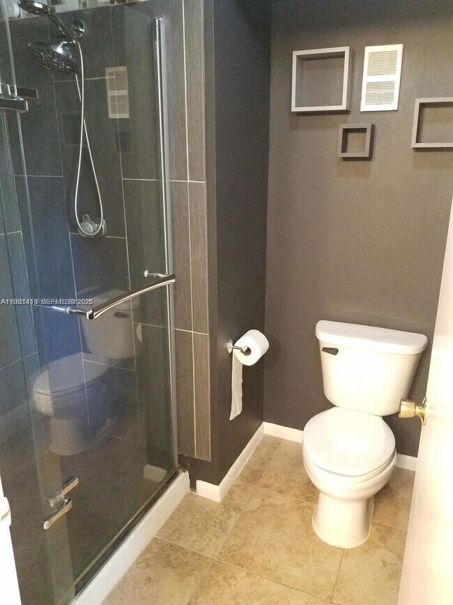 Building Photo - 4863 Via Palm Lakes