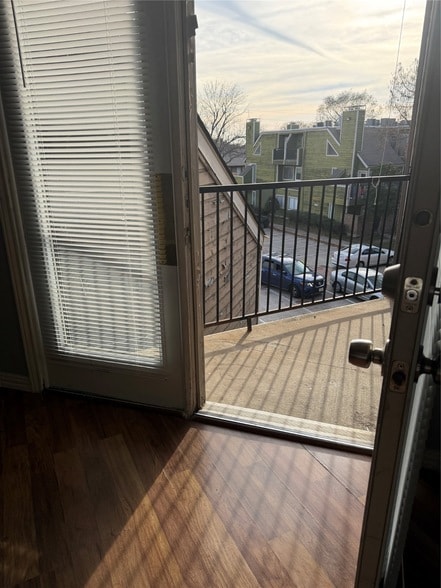 Building Photo - 9809 Walnut St