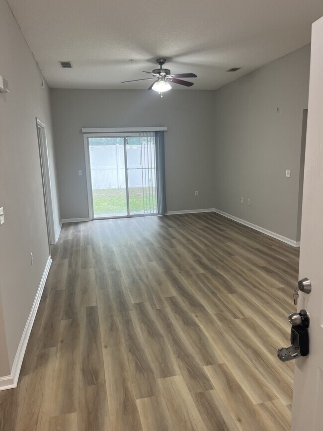 Building Photo - 5101 Playpen Dr