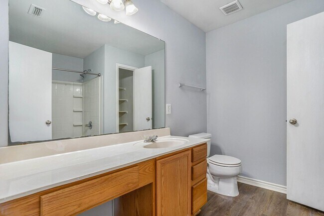 Building Photo - 2421 Gabriel Dr