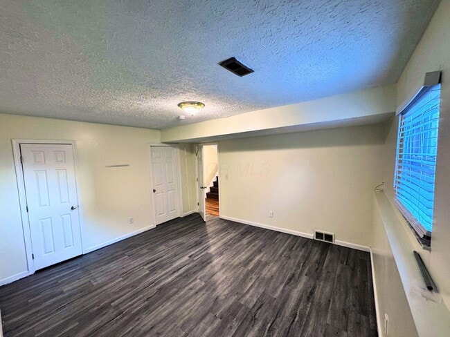 Building Photo - 4925 Godown Rd